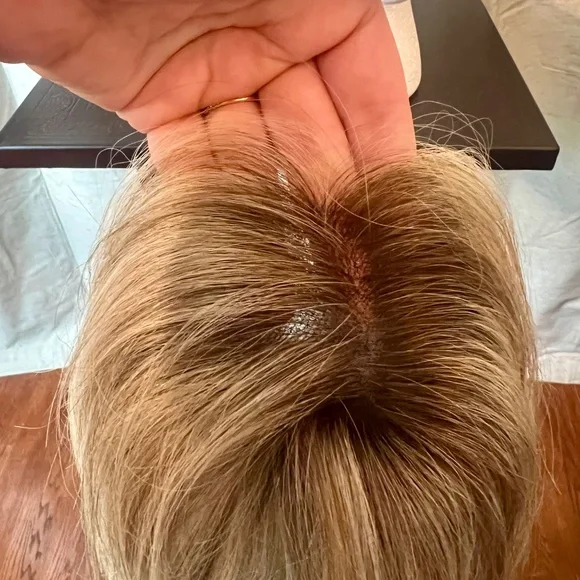 Human Hair Lace Front Wig – 18” Honey Blonde Highlights w/ Dark Roots